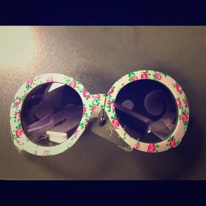 White Floral round large glasses